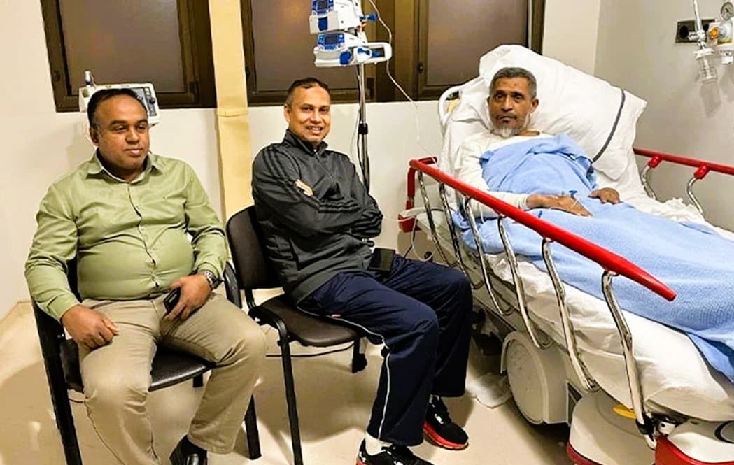 মক্কা যাওয়ার পথে অসুস্থ হয়ে দুবাই হাসপাতালে বিএনপি নেতা লুৎফুজ্জামান বাবর