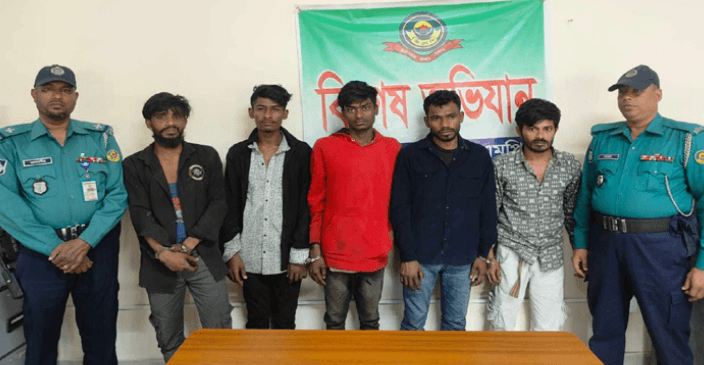 চট্টগ্রামে ২৪ ঘণ্টায় গ্রেফতার ৩৪ আ.লীগ-ছাত্রলীগ নেতাকর্মী : অপারেশন ডেভিল হান্ট