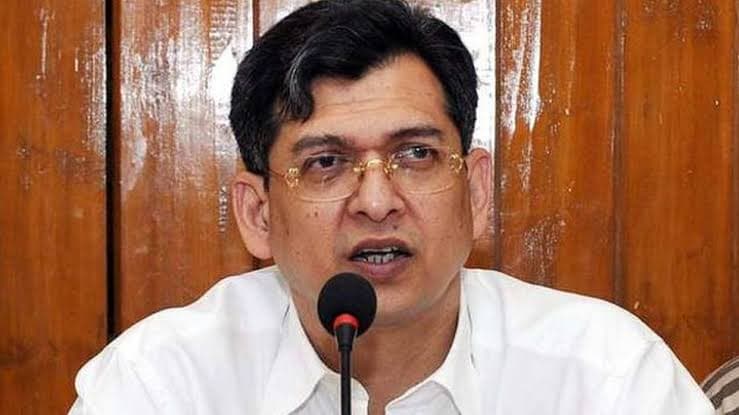 গণহত্যার দায়ে আওয়ামী লীগকে নিষিদ্ধ করতে হবে : সালাউদ্দিন আহমেদ