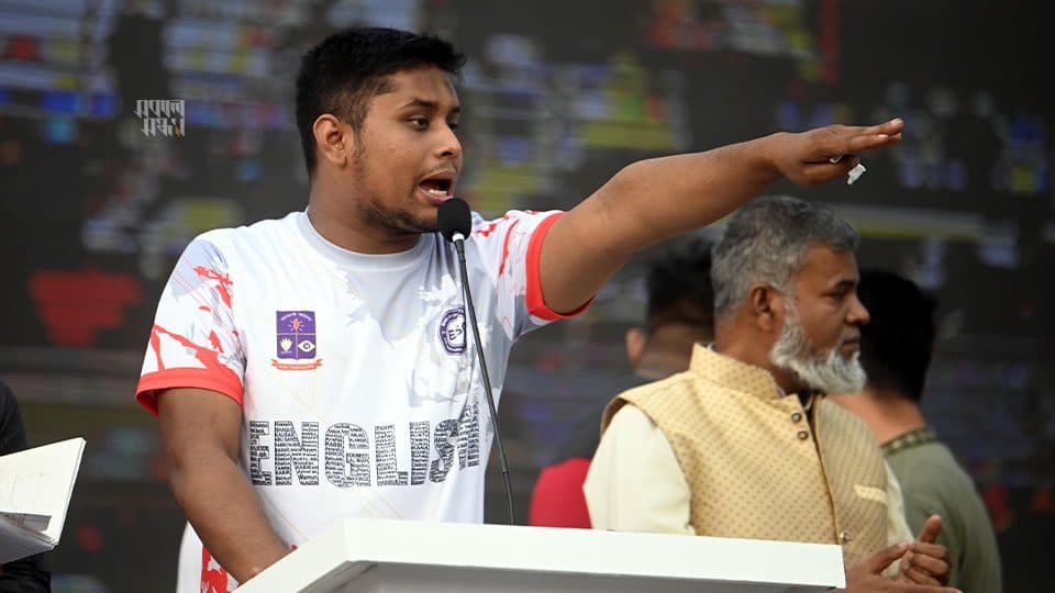 শাহবাগ যাবতীয় অপকর্মের বৈধতা দিয়েছিল : হাসনাত