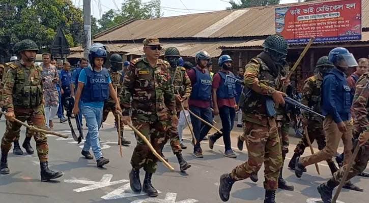ঈদের নামাজ শেষে ‘জয় বাংলা’ স্লোগান নিয়ে সংঘর্ষ: গুলিবিদ্ধসহ আহত ২, আটক ৯