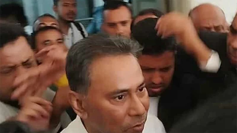 আদালতে তারেক রহমানের খালাতো ভাইয়ের আত্মসমর্পণ